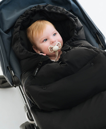 Universal winter footmuff