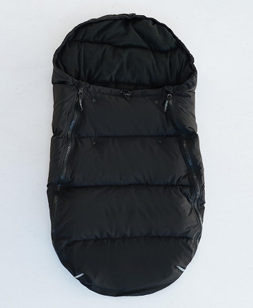Universal winter footmuff