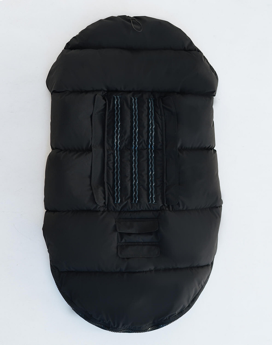 Universal winter footmuff