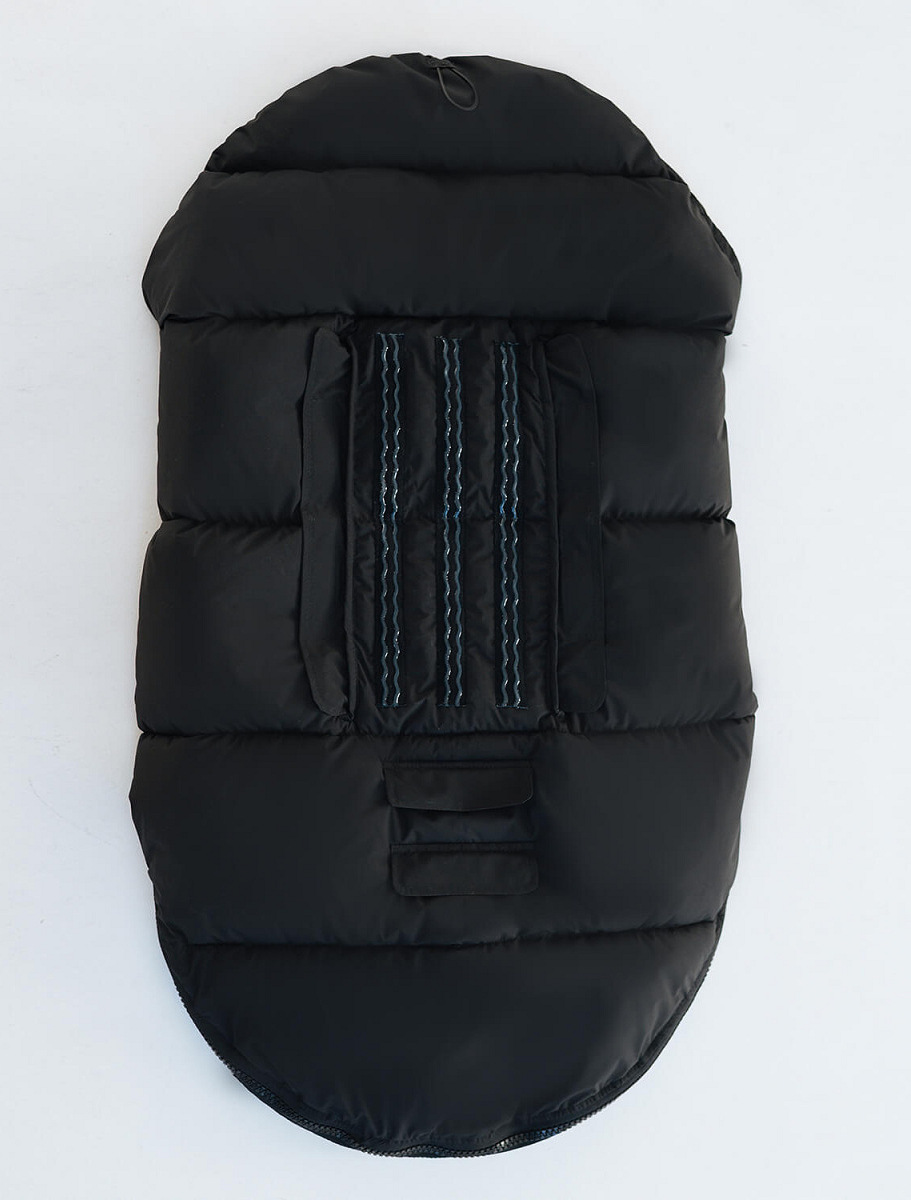 Universal winter footmuff