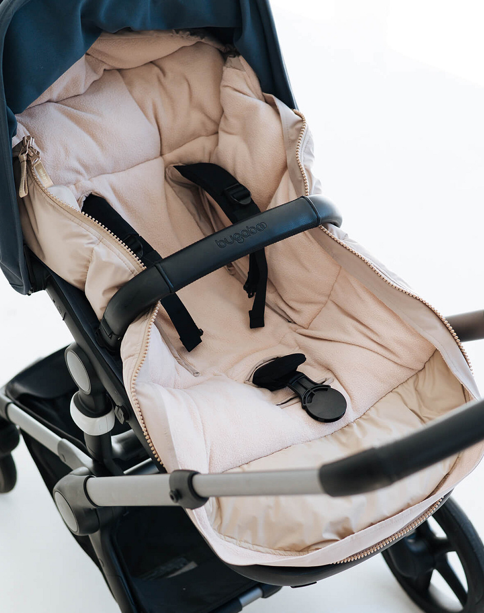 Universal winter footmuff