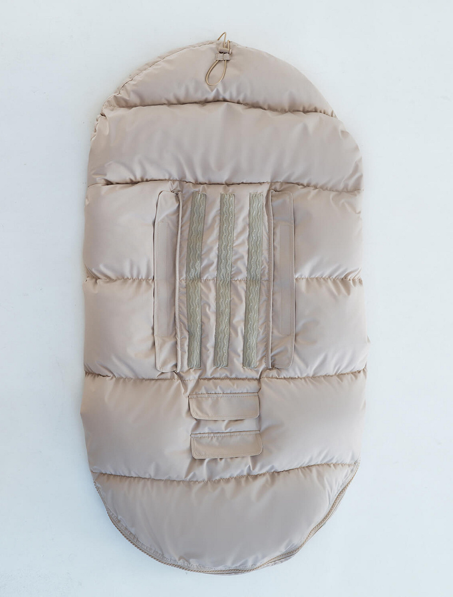 Universal winter footmuff