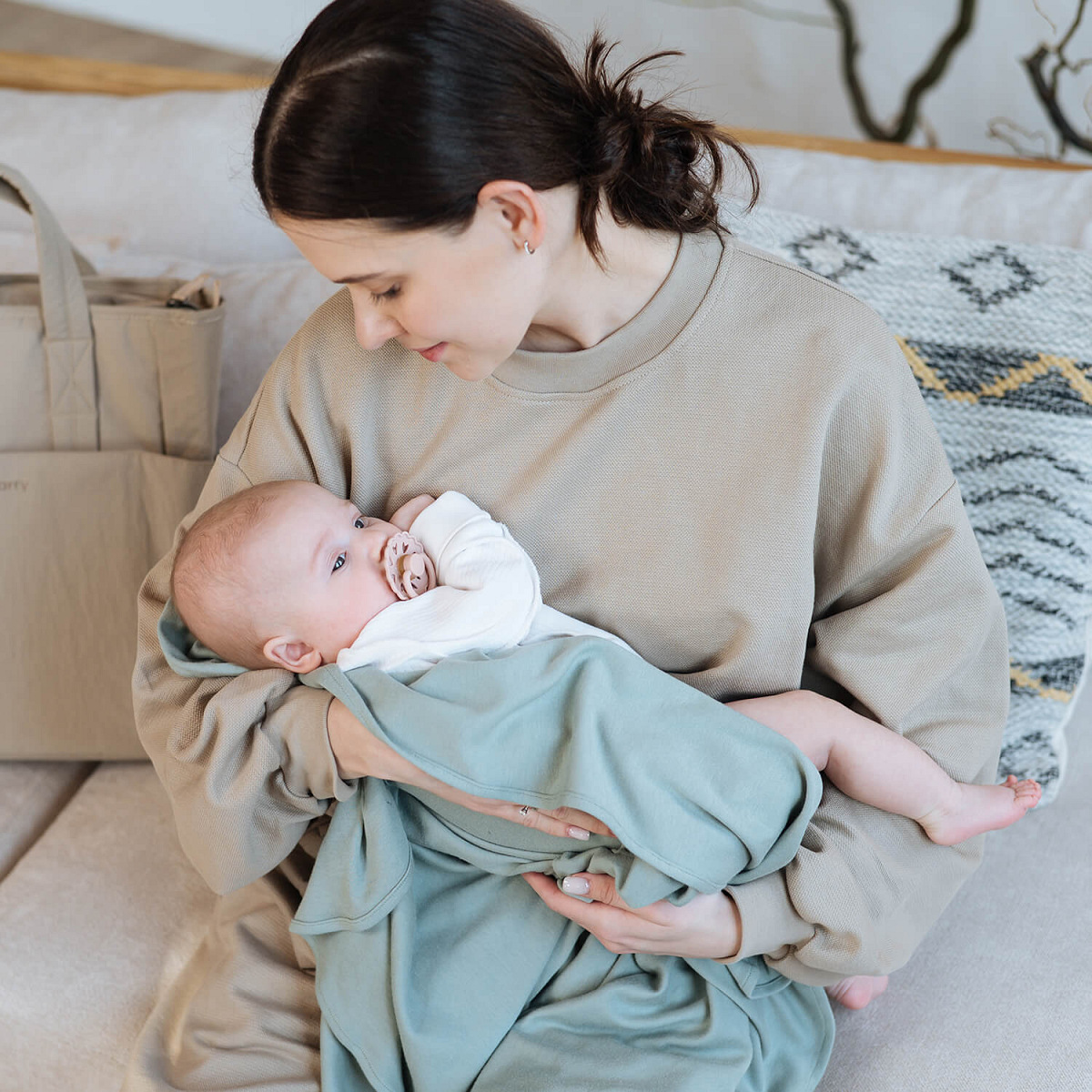 Stretchy swaddle blanket 110 x 90 cm