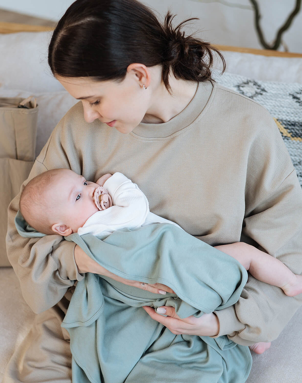 Stretchy swaddle blanket 110 x 90 cm