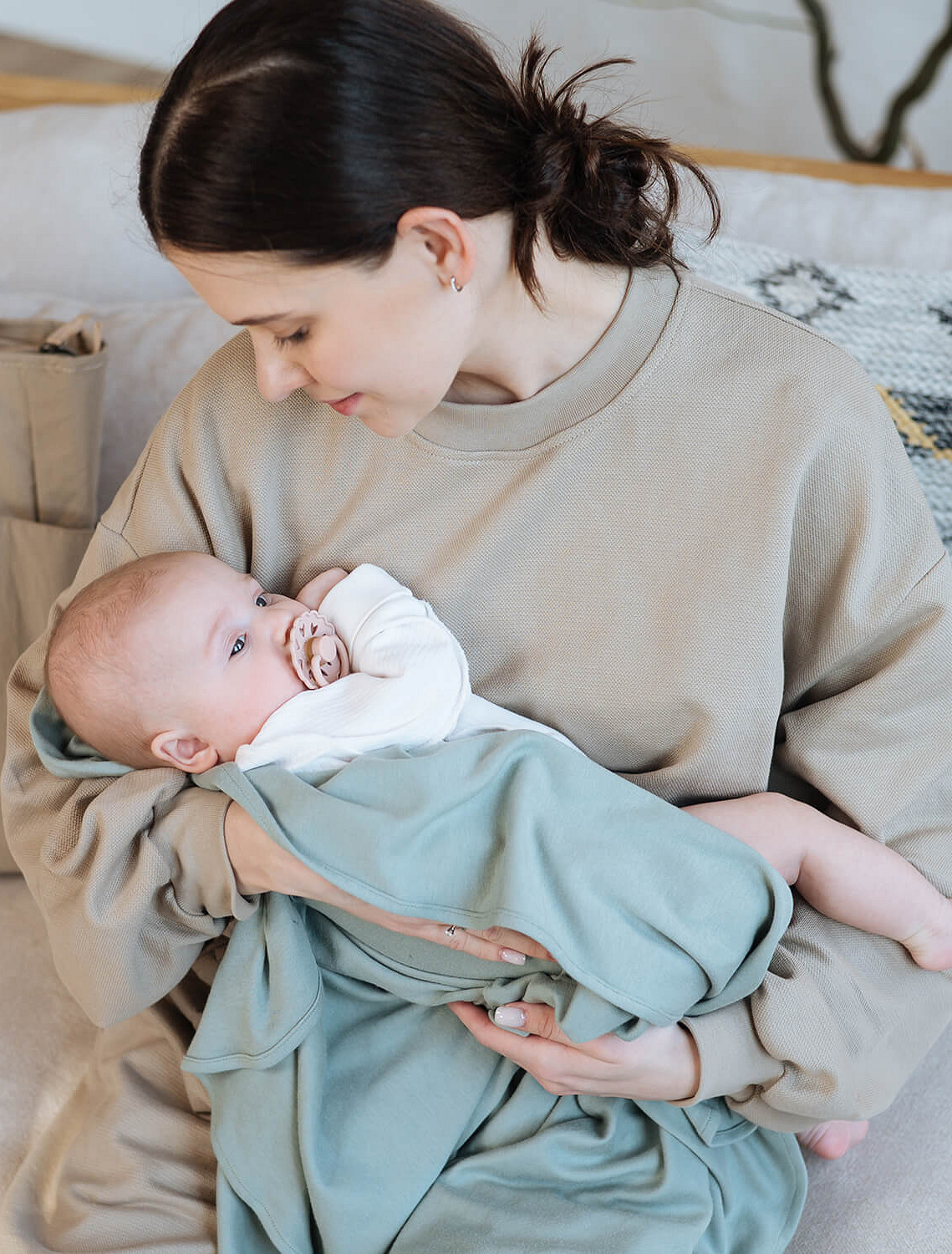 Stretchy swaddle blanket 110 x 90 cm