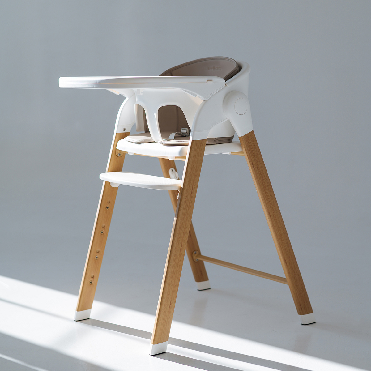 3-in-1 highchair Flex by Love & Carry® - White