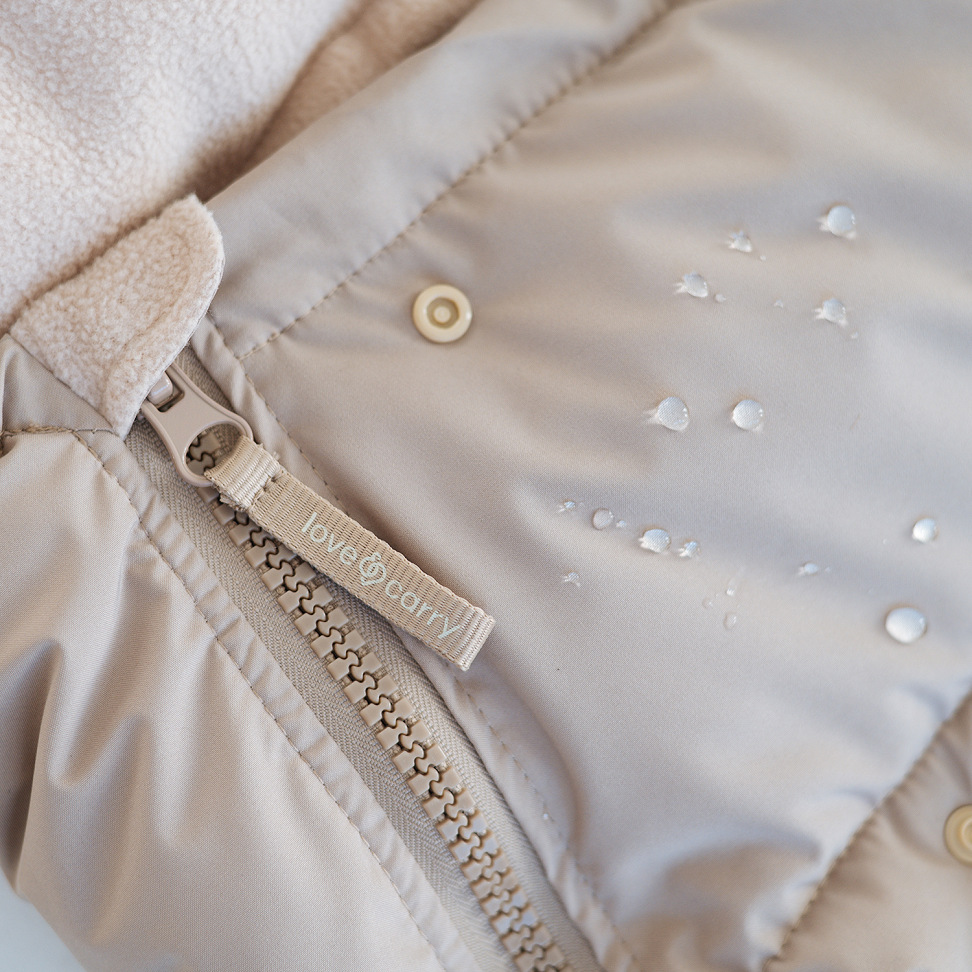 Universal winter footmuff