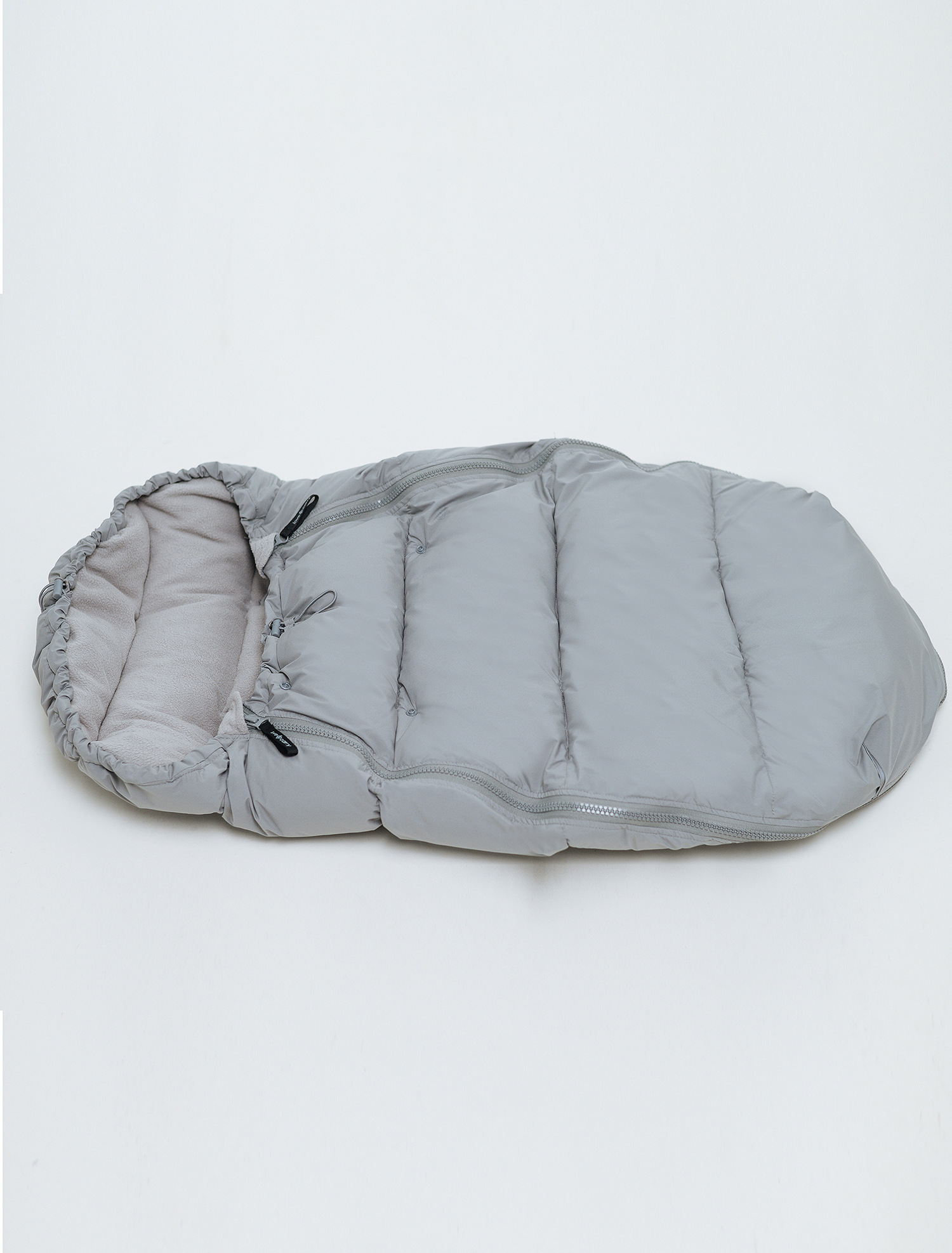 Universal winter footmuff