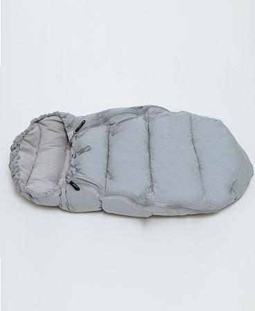 Universal winter footmuff