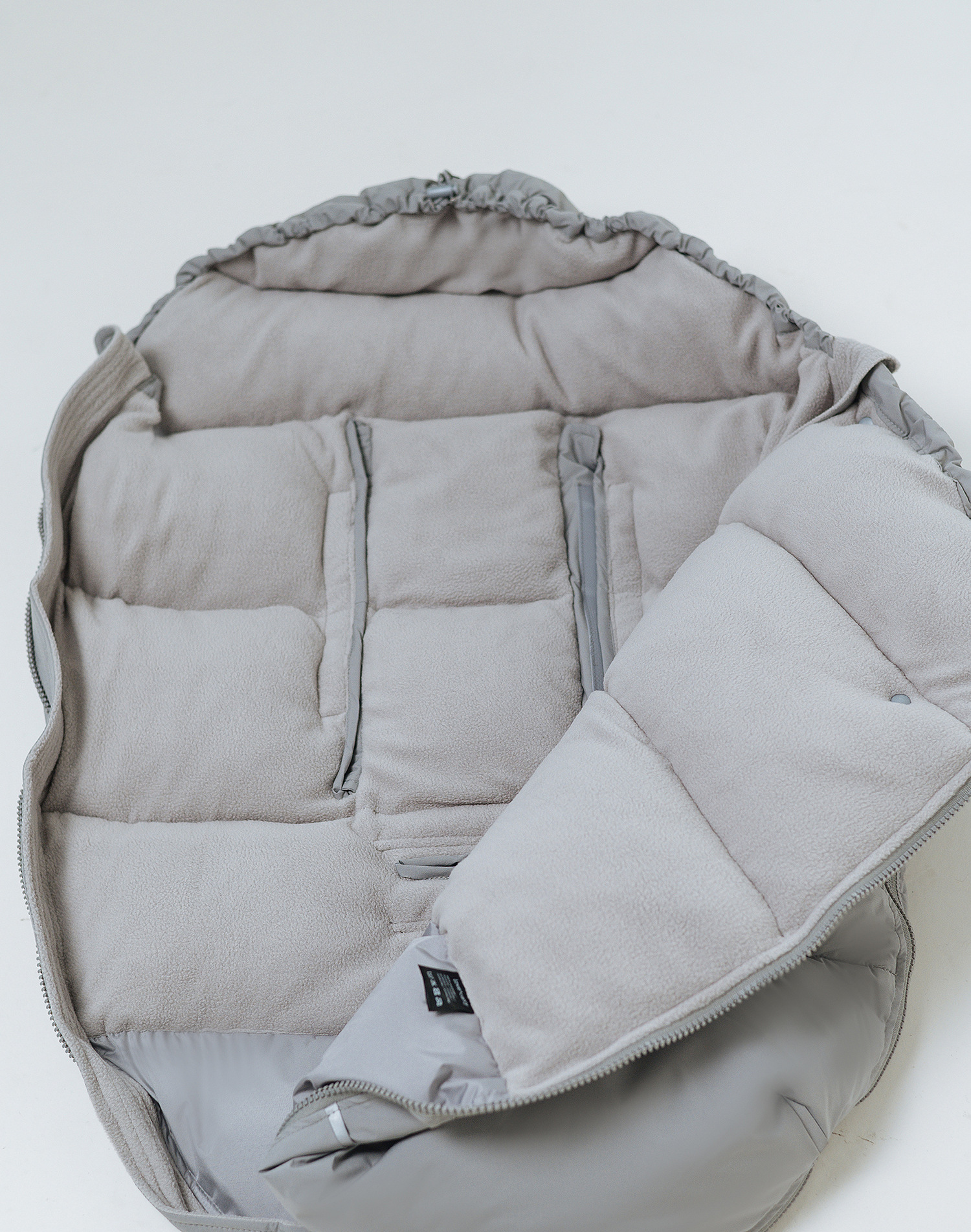 Universal winter footmuff