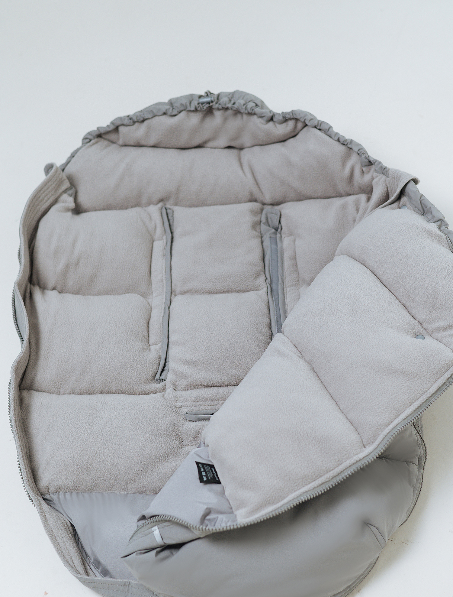 Universal winter footmuff