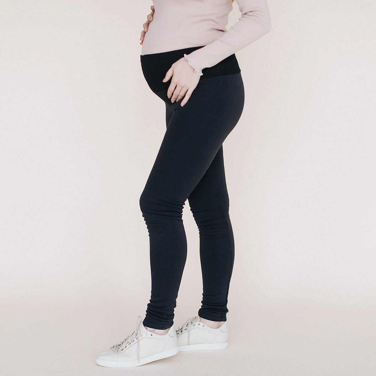 Warm maternity and postpartum leggings