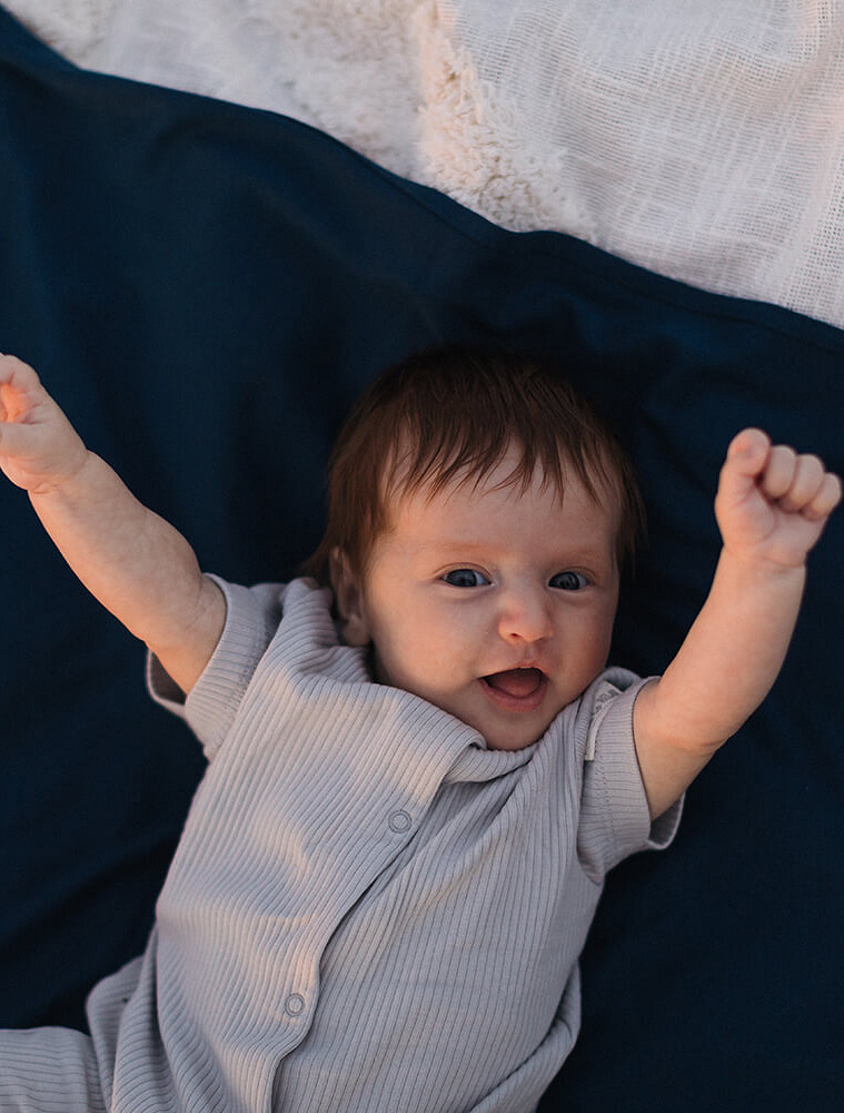 Stretchy swaddle blanket 110 x 90 cm